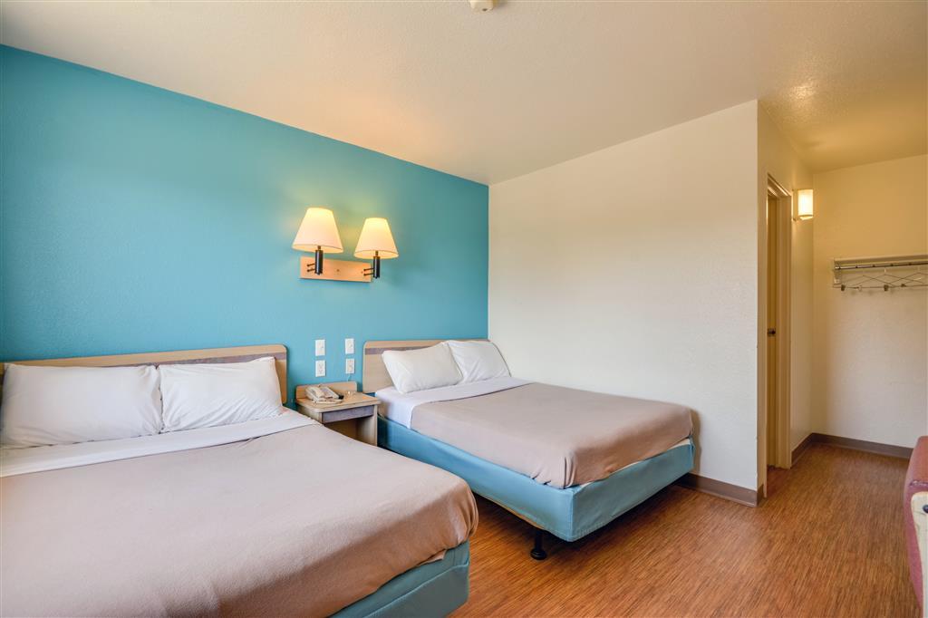 Rodeway Inn Tillmans Corner Room photo